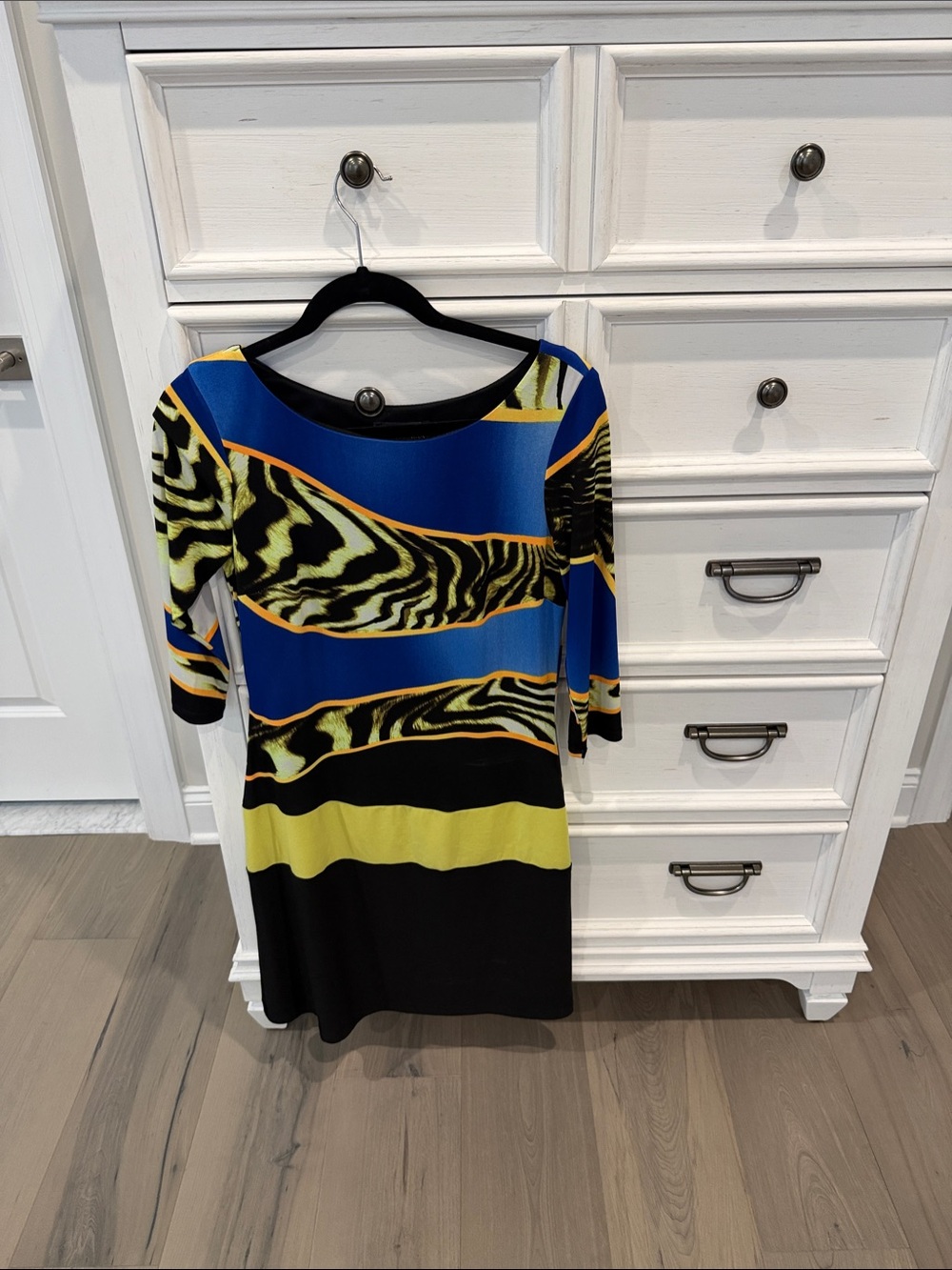 Frank Lyman VINTAGE Long-sleeved dress with stunning design
